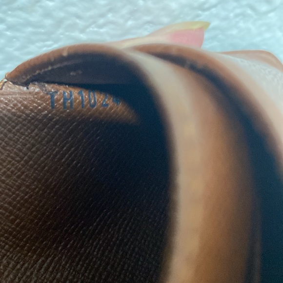Authentic Louis Vuitton wallet - Picture 8 of 13
